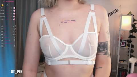 Snapshot of annatrueno chatting on January 2025 06:23:01 PM Anna online show from January 2025 06:23:01 PM