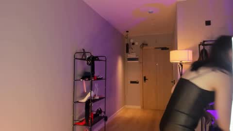 Snapshot of annatrueno chatting on October 2025 06:07:01 PM Anna online show from October 2025 06:07:01 PM