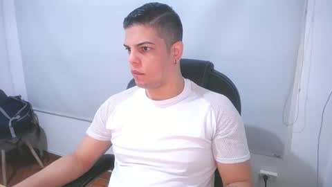 Snapshot of anndyhardy11 chatting on March 2025 12:11:02 PM Anndy Hardy online show from March 2025 12:11:02 PM