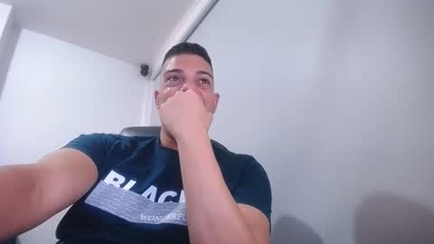 Snapshot of anndyhardy11 chatting on September 2025 06:40:02 PM Anndy Hardy online show from September 2025 06:40:02 PM