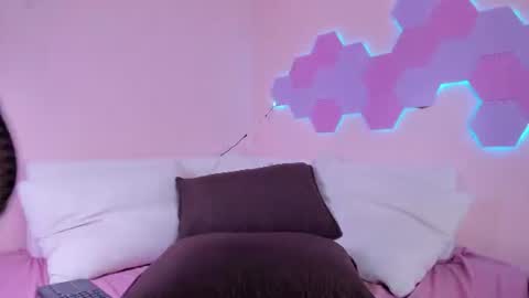 anne_millerr online show from June 2026 11:53:02 AM