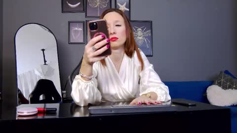 Anne online show from December 2025 03:45:02 AM