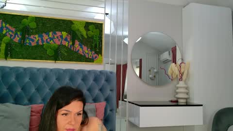 Anne Rey online show from May 2026 07:24:01 AM