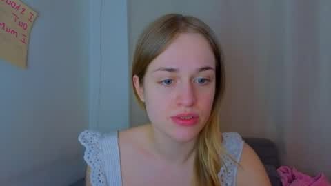 Snapshot of anneriver chatting on April 2026 05:52:01 AM anneriver online show from April 2026 05:52:01 AM