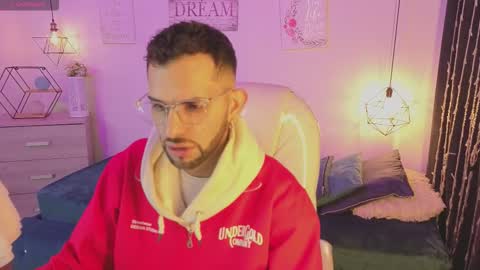 Annie And Ryan  online show from February 2026 04:44:01 AM