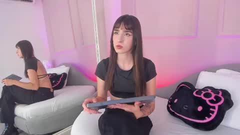 Annie online show from July 2026 07:39:01 PM