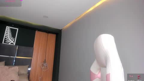 Snapshot of annie_roberts7 chatting on December 2024 02:32:01 PM Annie Roberts online show from December 2024 02:32:01 PM