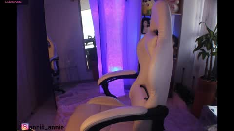 JEANNE no olvides seguirme dont forget follow me  uu online show from June 2026 10:44:02 PM