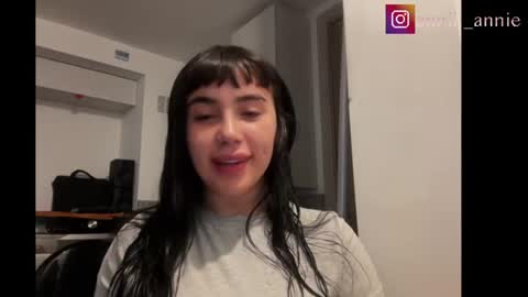 JEANNE no olvides seguirme dont forget follow me  uu online show from June 2026 11:07:01 PM