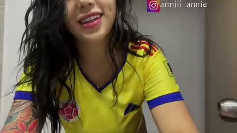 JEANNE no olvides seguirme dont forget follow me  uu online show from July 2026 09:32:02 PM