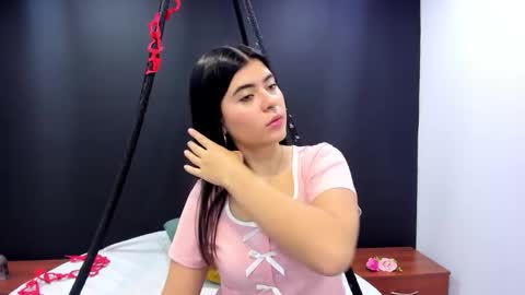 Snapshot of annie_sweet_1 chatting on February 2026 01:00:01 PM Annie online show from February 2026 01:00:01 PM