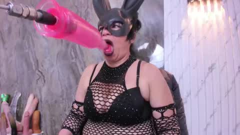 annie_wigg_ online show from September 2025 03:28:01 AM