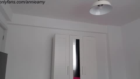 Annie online show from February 2025 12:59:01 PM