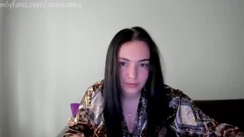 Annie online show from April 2026 01:40:01 PM