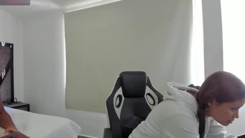 Annie and Stefan online show from March 2026 02:19:01 PM