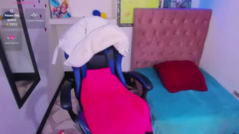 Anniee online show from July 2026 01:49:01 PM