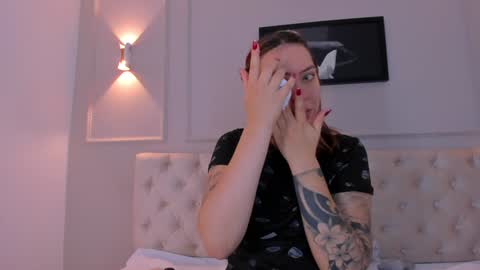 Snapshot of anniemartinezz chatting on December 2024 11:17:02 AM Annie online show from December 2024 11:17:02 AM