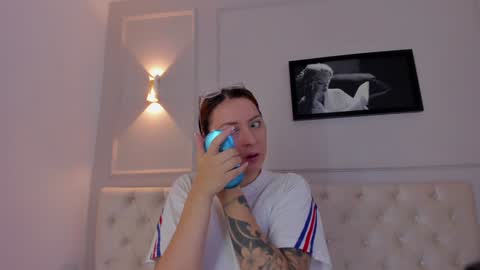 Snapshot of anniemartinezz chatting on January 2025 11:20:01 AM Annie online show from January 2025 11:20:01 AM