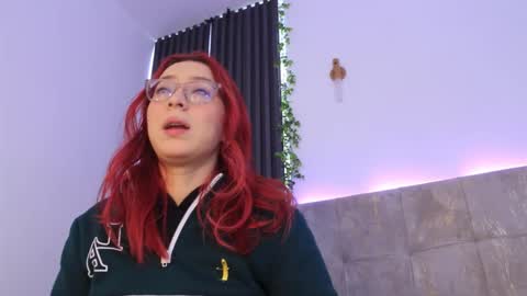 Snapshot of anniemartinezz chatting on September 2025 12:50:02 PM Annie online show from September 2025 12:50:02 PM