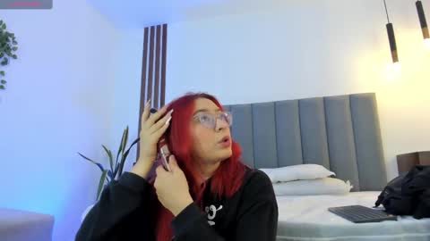 Snapshot of anniemartinezz chatting on November 2025 11:54:02 AM Annie online show from November 2025 11:54:02 AM