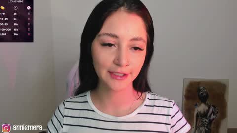 Snapshot of anniemora_ chatting on December 2024 01:18:02 AM Annie online show from December 2024 01:18:02 AM