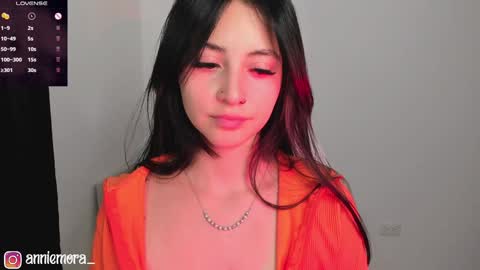 Snapshot of anniemora_ chatting on January 2025 02:25:01 AM Annie online show from January 2025 02:25:01 AM