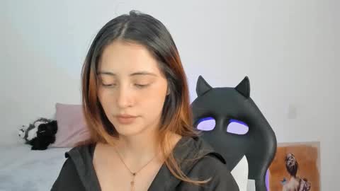 Snapshot of anniemora_ chatting on October 2025 03:25:01 AM Annie online show from October 2025 03:25:01 AM