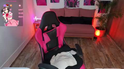 Annie FROM 8AM TO 4PM CDT online show from February 2025 10:14:01 PM