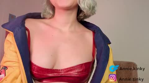 annietinky online show from April 2026 10:11:02 PM