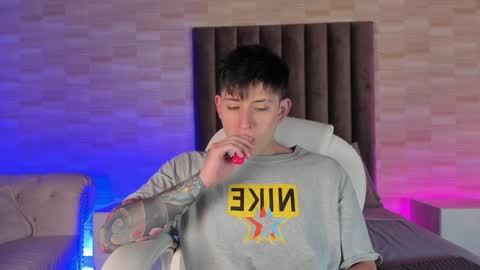 Annie  Alex online show from January 2025 01:25:02 PM