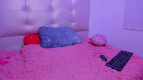 Annie Evans  online show from February 2025 08:20:02 PM