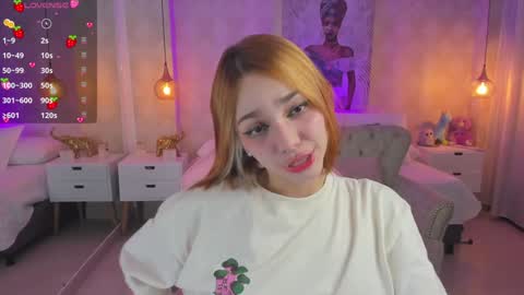 Snapshot of anniita_ chatting on December 2024 03:47:02 AM VIVIANNA online show from December 2024 03:47:02 AM