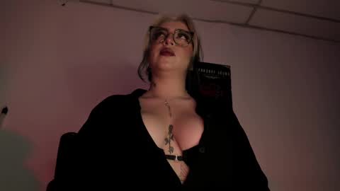 Snapshot of annikamerliahh_ chatting on October 2025 04:57:02 AM Annika online show from October 2025 04:57:02 AM