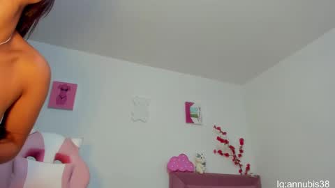 Snapshot of annubis_lia chatting on January 2025 06:05:01 AM SOFIA INDEPENDENT MODEL online show from January 2025 06:05:01 AM