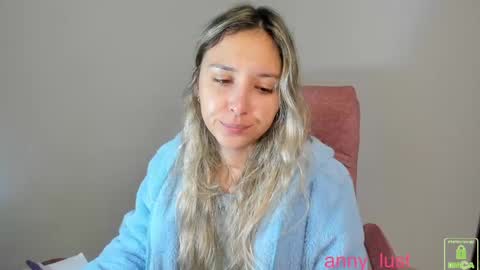 Snapshot of anny_lust chatting on November 2025 12:15:02 PM Issabela online show from November 2025 12:15:02 PM