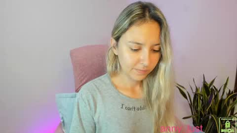 Snapshot of anny_lust chatting on November 2025 02:16:01 PM Issabela online show from November 2025 02:16:01 PM