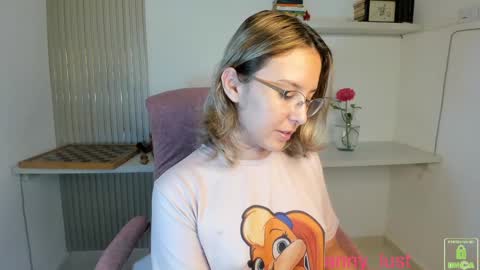 Snapshot of anny_lust chatting on March 2026 01:44:01 PM Issabela online show from March 2026 01:44:01 PM