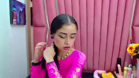 Anny online show from January 2025 12:58:01 PM