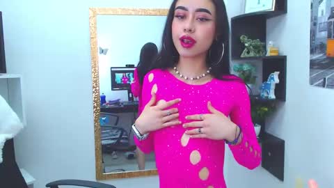 Anny online show from February 2025 12:42:01 PM