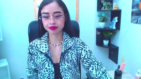 Anny online show from March 2025 03:53:01 PM