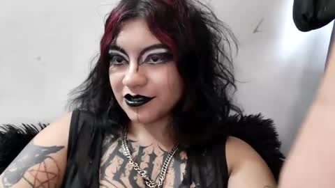 Snapshot of anny_velvetpain chatting on February 2026 09:22:01 PM Annie online show from February 2026 09:22:01 PM