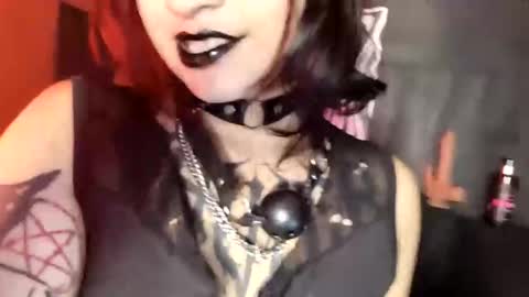 Snapshot of anny_velvetpain chatting on February 2026 10:06:01 PM Annie online show from February 2026 10:06:01 PM