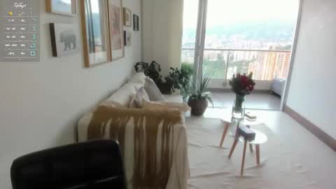 Snapshot of annybeiker chatting on October 2025 10:21:02 PM Anny online show from October 2025 10:21:02 PM