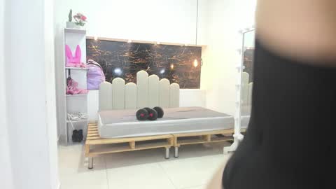 Anny online show from September 2025 08:31:02 PM