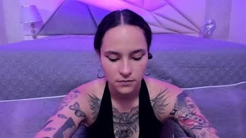 AnnyT online show from January 2025 09:20:01 PM