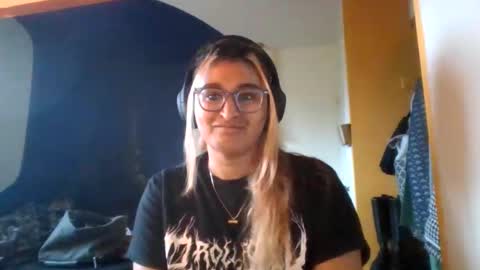 Snapshot of anoditeangel chatting on April 2026 01:28:01 AM Angel online show from April 2026 01:28:01 AM