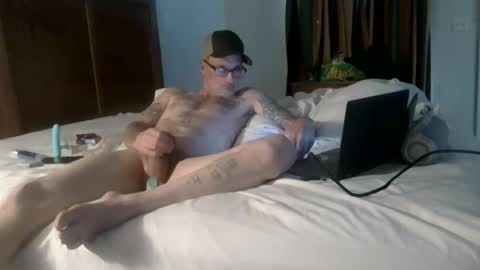 Snapshot of anth1075 chatting on November 2025 05:06:01 PM Hardandhorny24 online show from November 2025 05:06:01 PM
