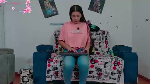 anthonella_v online show from July 2026 07:05:02 PM