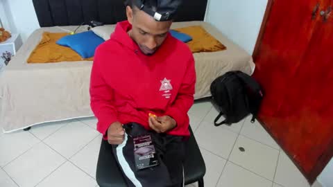 Snapshot of anthoy_wayans chatting on February 2025 12:03:01 AM online show from February 2025 12:03:01 AM