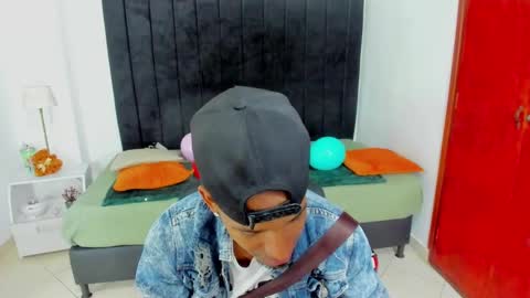 Snapshot of anthoy_wayans chatting on March 2025 12:00:02 AM online show from March 2025 12:00:02 AM